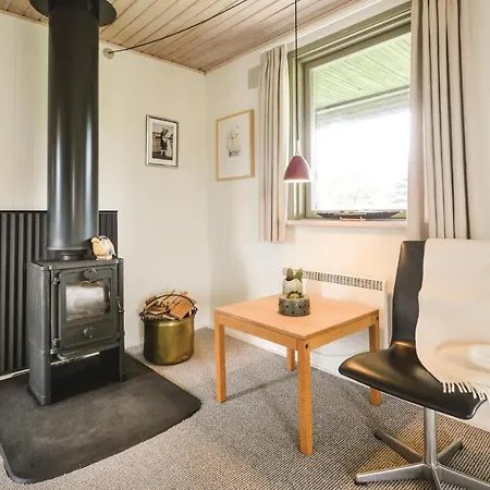 Three-bedroom Holiday In Blåvand