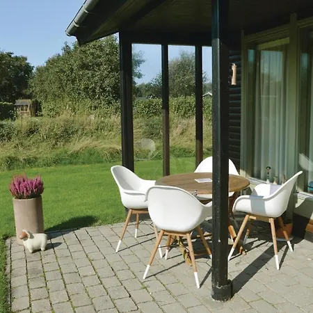 Ferienhaus Three-bedroom Holiday In Blåvand